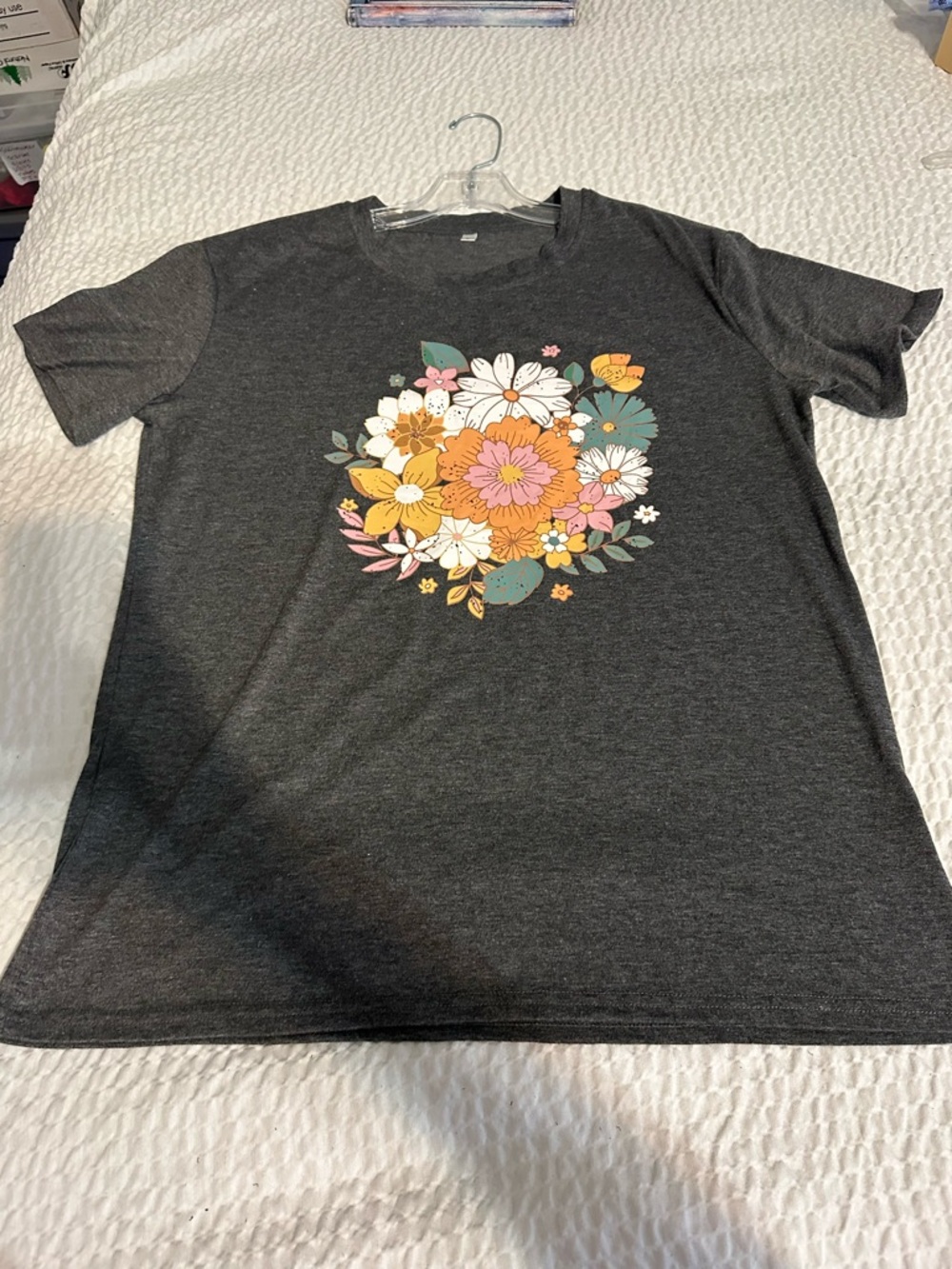Women’s T-Shirt With Flower Decal, Size - large - Picture 7 of 8